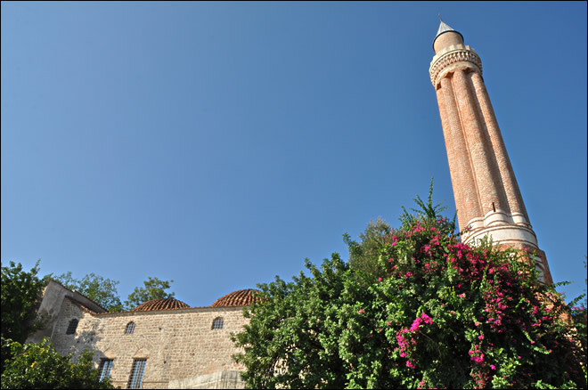 Vue sur le minaret cannelé Le minaret cannelé