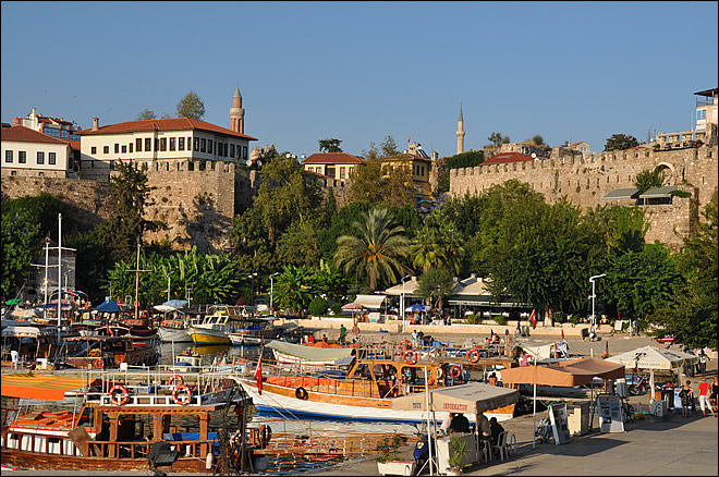 Vue du port d'Antalya Le port d'Antalya
