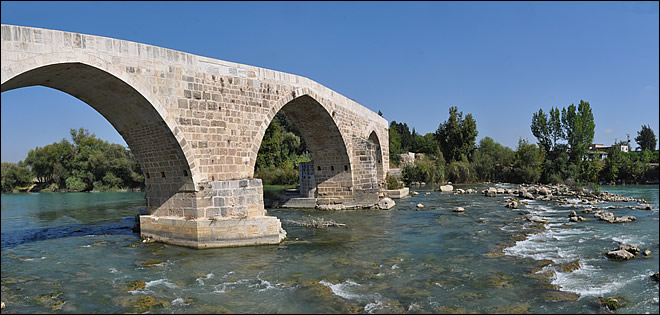 Le pont sur l'Eurymedon