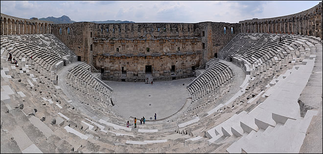 Vue générale du théâtre d'Aspendos Le théâtre d'Aspendos