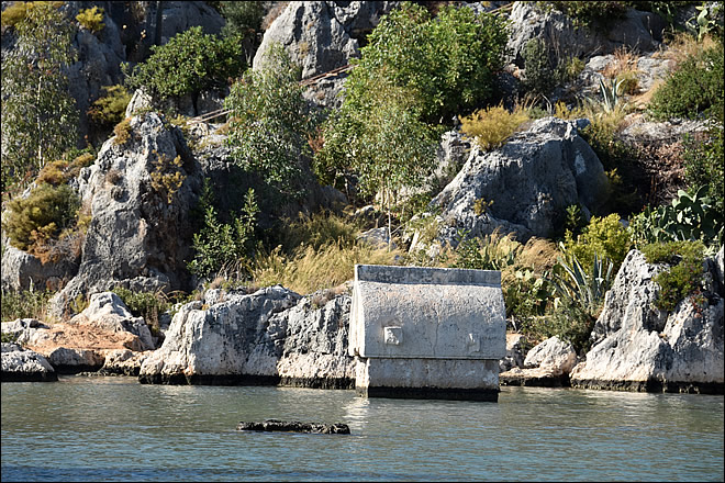 Tombeau de la baie de Kekova