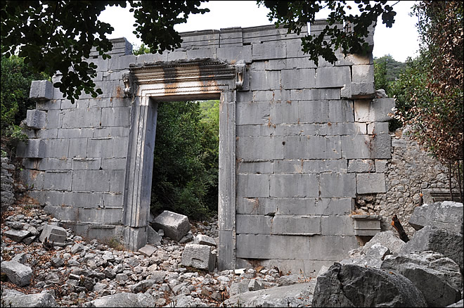Porte monumentale d'Olympos Porte monumentale à Olympos en Turquie