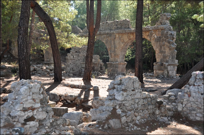 Section d'un aqueduc à Phaselis